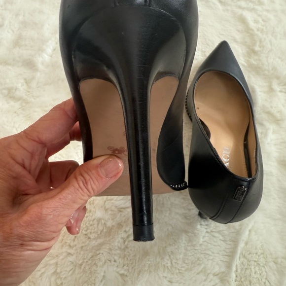 👠 COACH Black Studded Pointed Toe Leather High Heel Pumps Size 8 - Picture 7 of 15